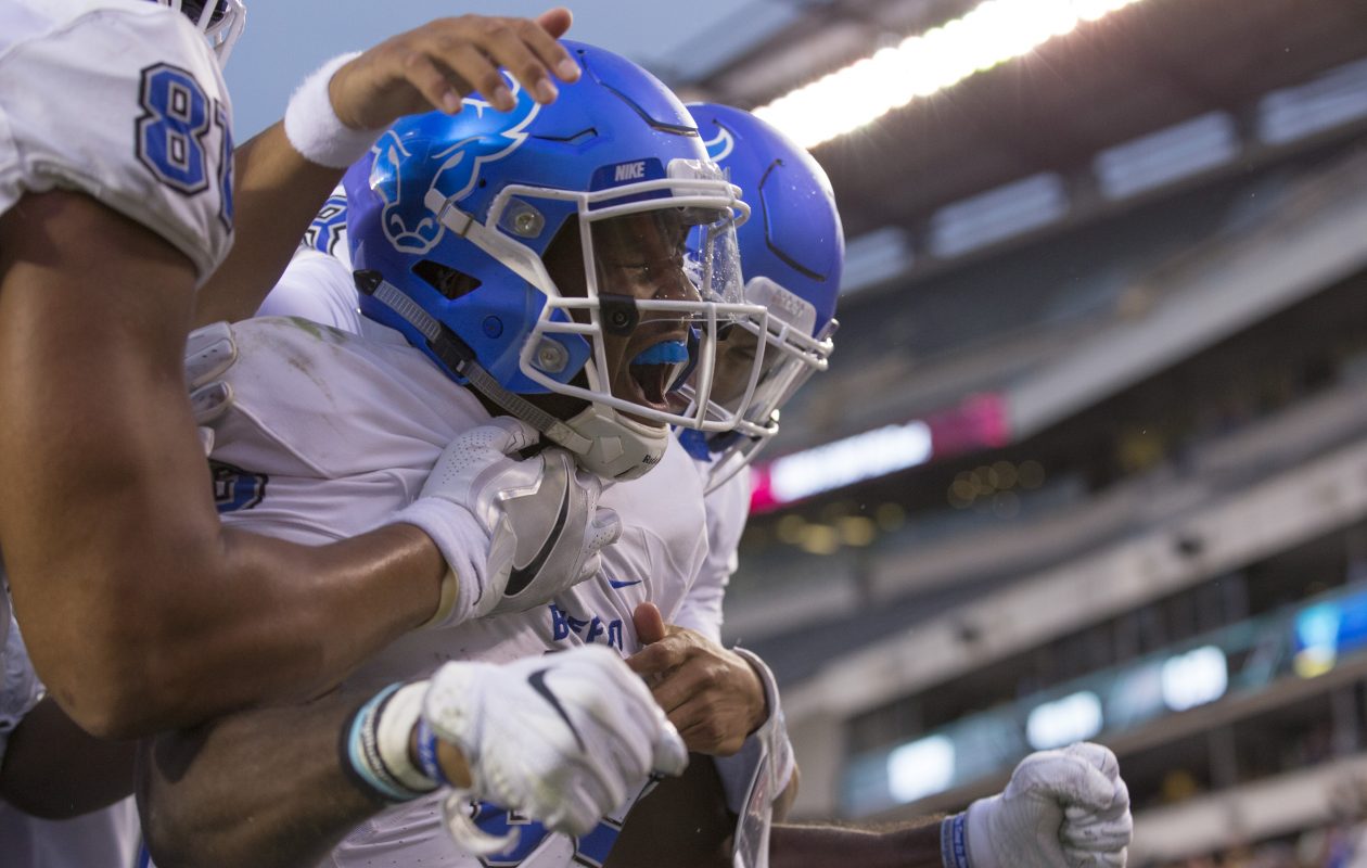 Anthony Johnson, playing with a heavy heart, scores winning TD in UB win over Temple