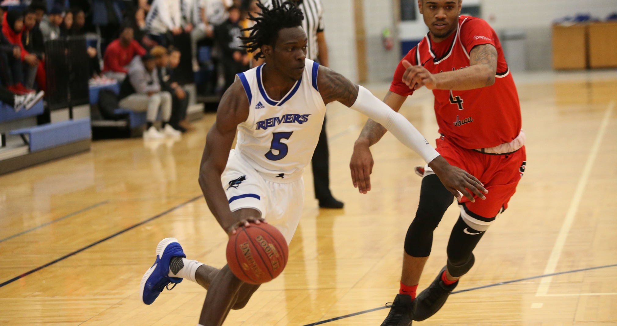 Travon Broadway collected his first double-double of the season (28pts-10rebs), as Iowa Western beat Cloud County (KS) for the second time this season.