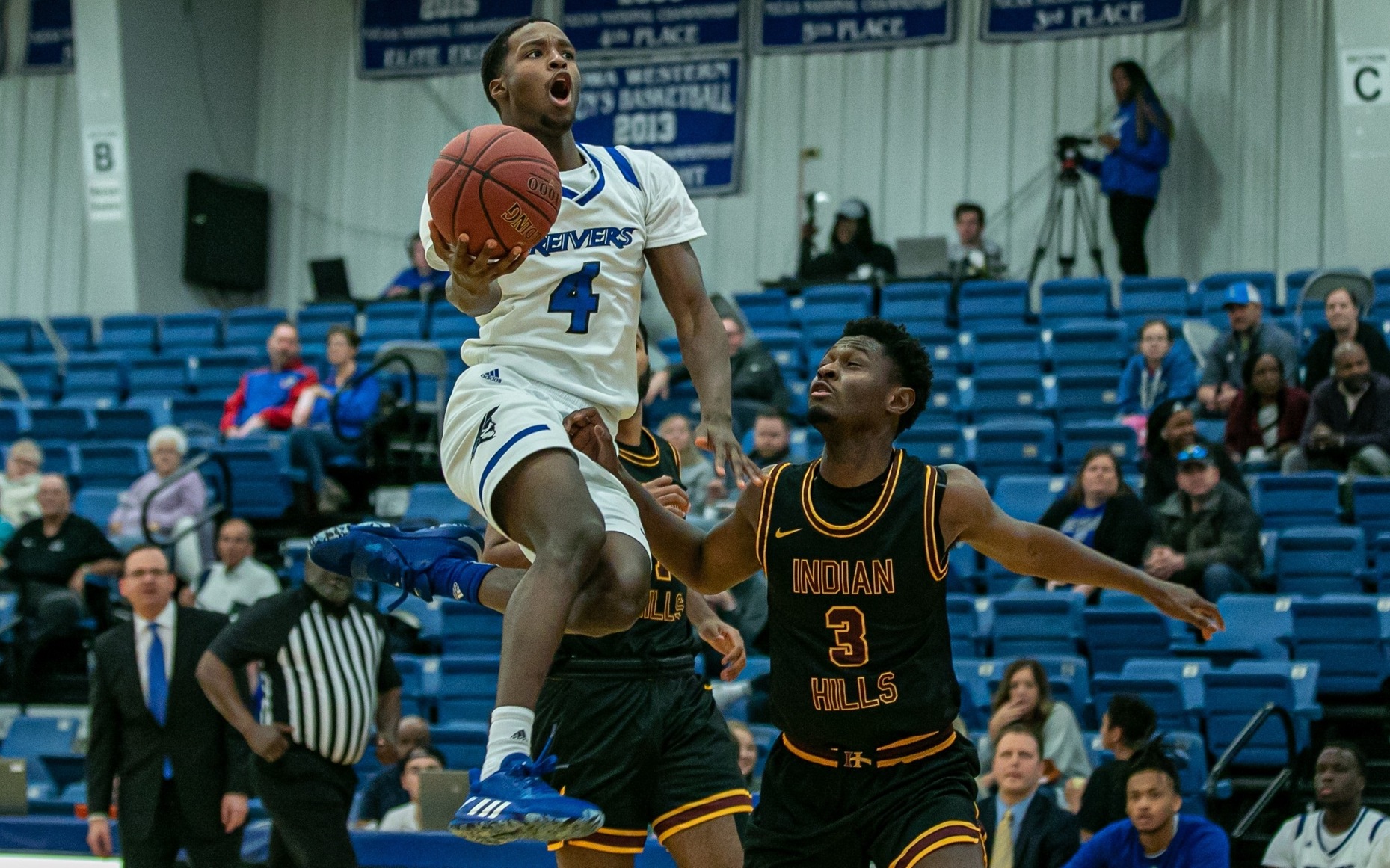 Caleb Huffman's 18 points led the Reivers, who came up short against NJCAA #5 Indian Hills in a contest for the ICCAC Conference lead Saturday (2/8) evening.