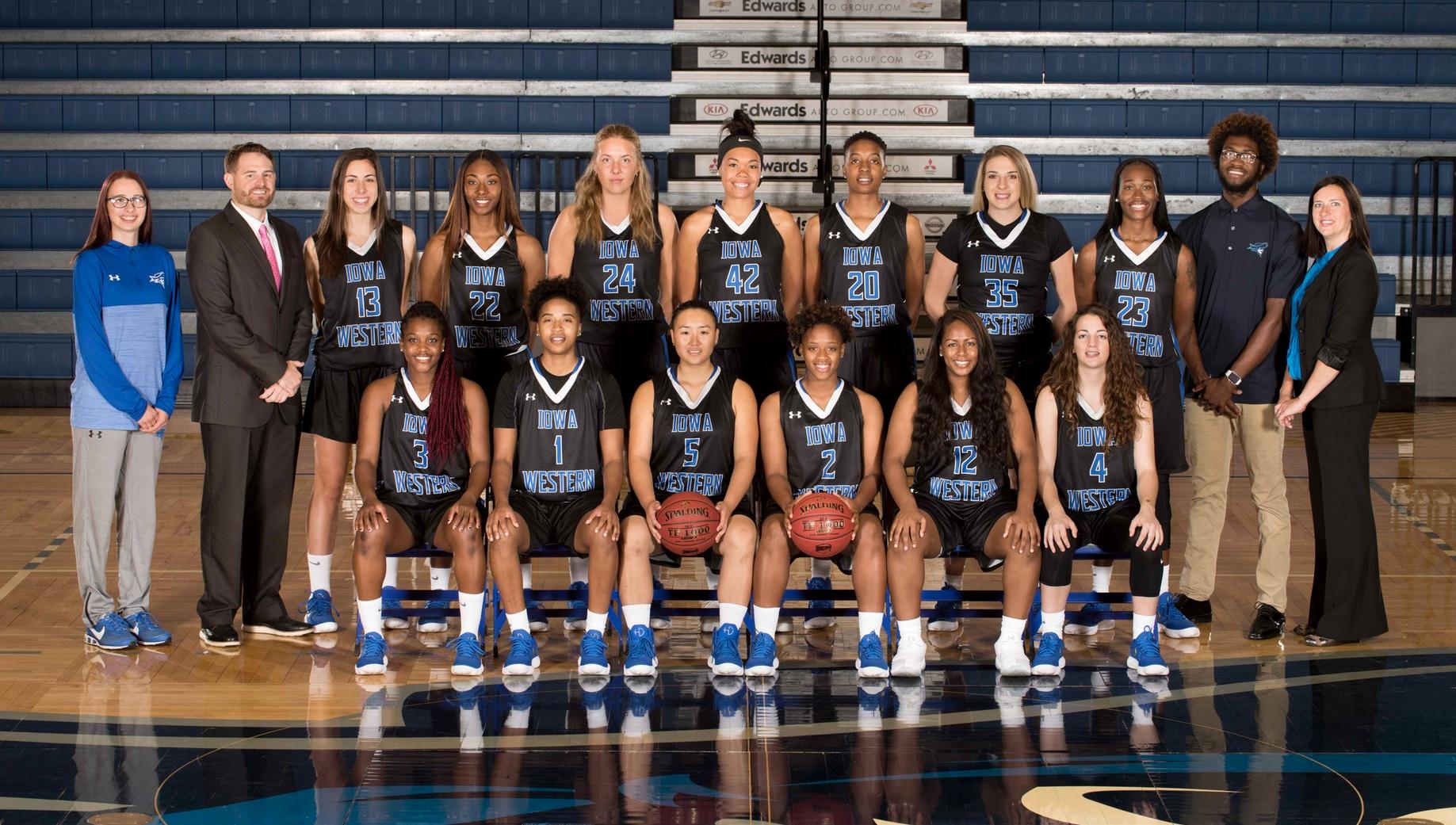 Entire Women's Basketball Team Earns Academic All-Region Team