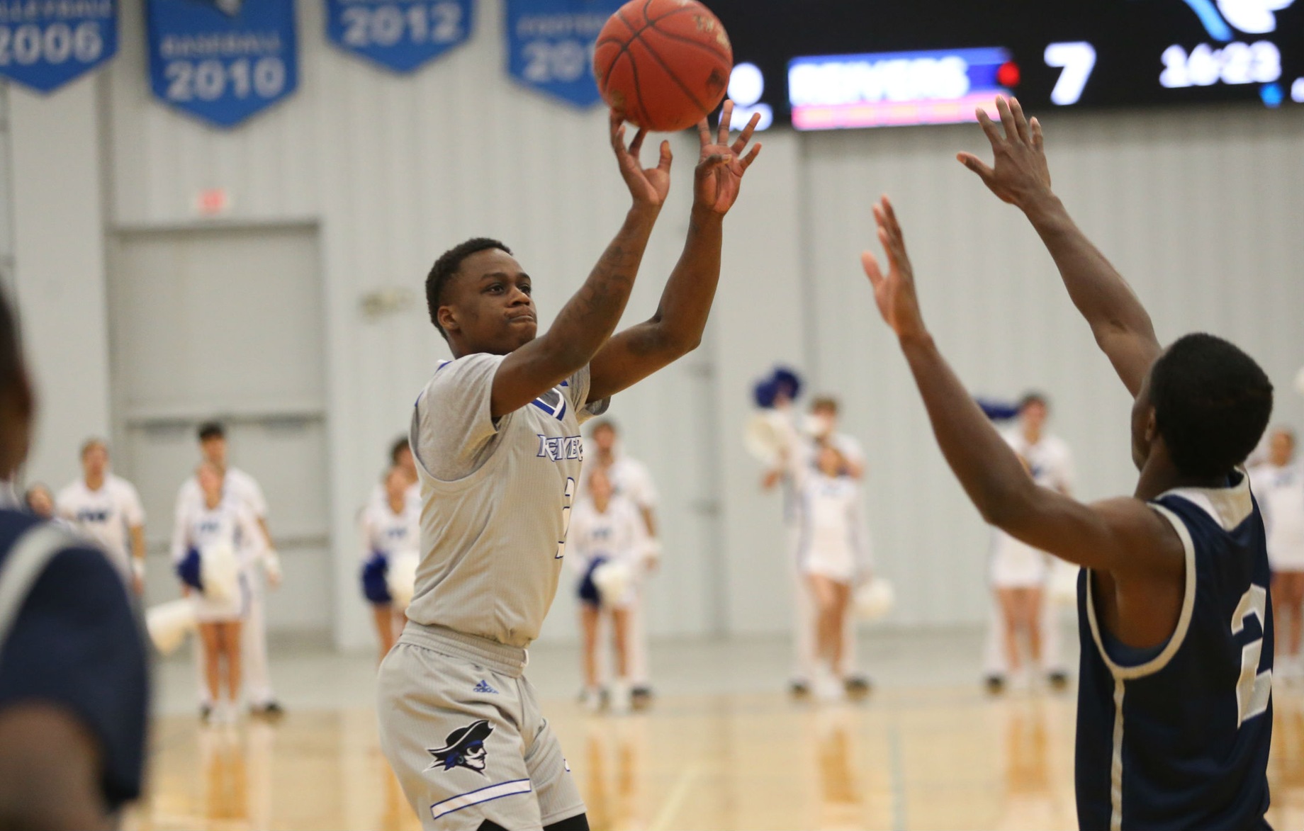 KT Thornton scored a career high 21 points to go along with his team high 6 assists as the Reivers, on the strength of a 62 point second half, once again collected a come-from-behind victory Tuesday (11/26) night.