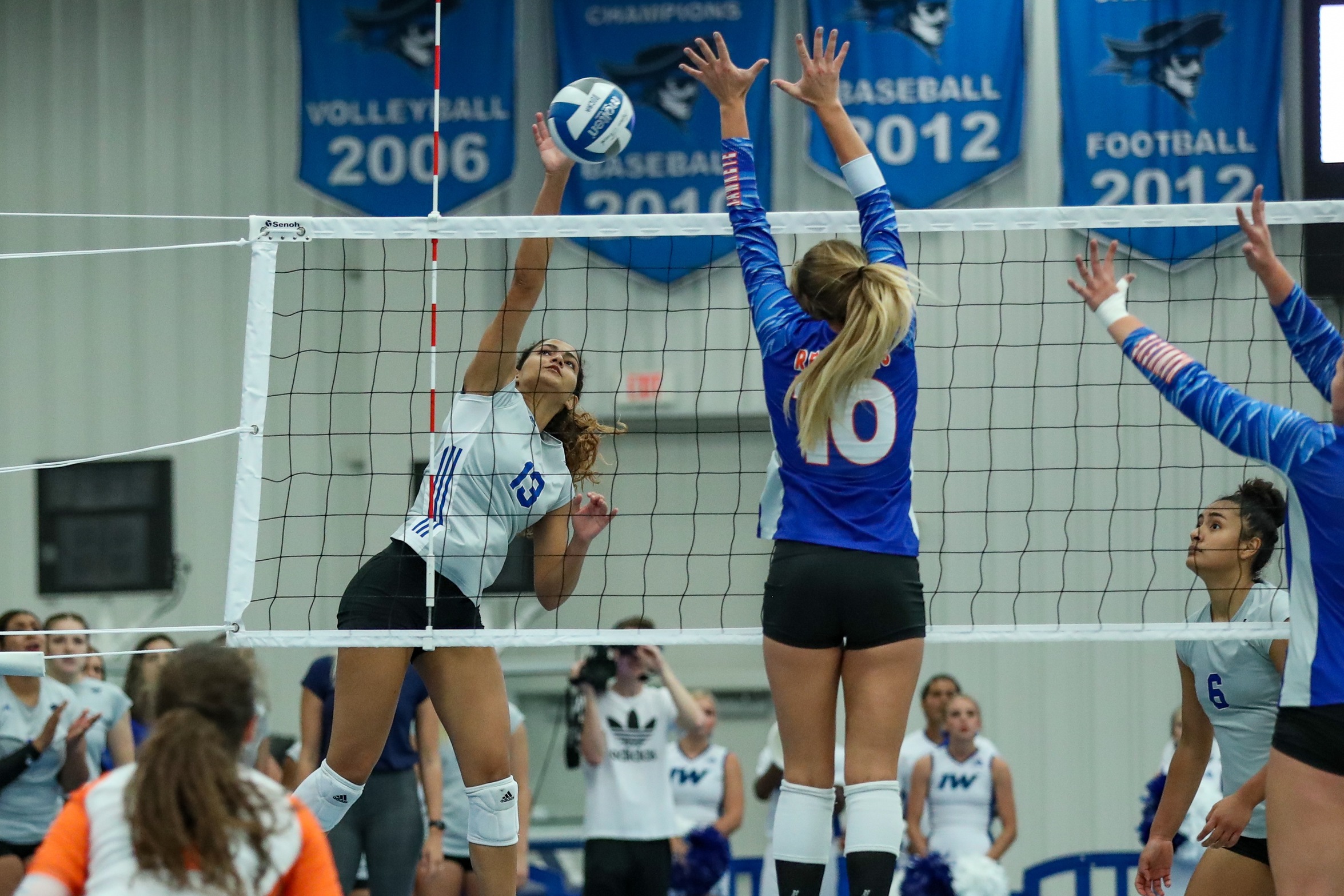 Reivers volleyball wins two over weekend