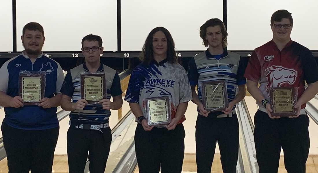 Reiver Men's Bowling Lead Qualifying at the Mustang Open